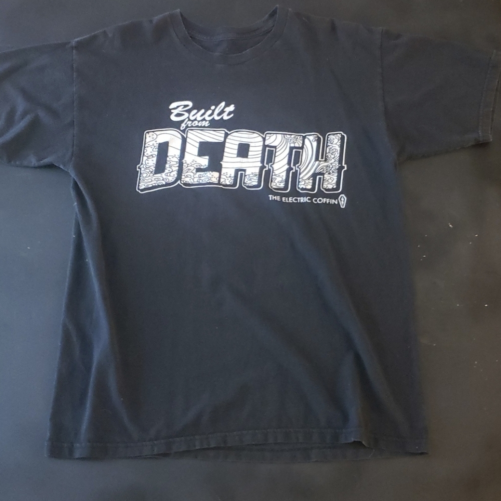 The electric coffin graphic tee